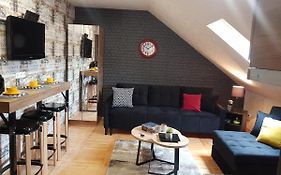 Kraljevi Cardaci, Apartman 7/53